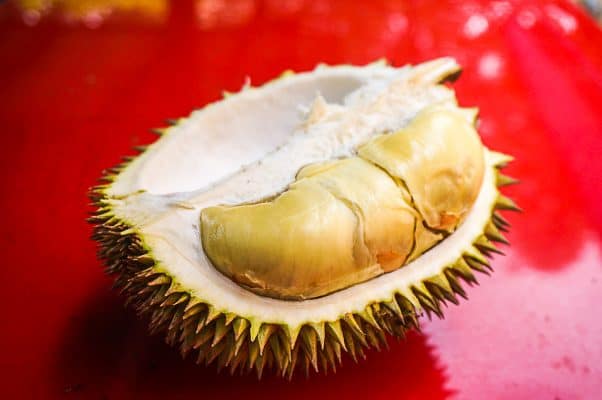 12 Must-Try Hong Kong Fruits: Traditional Wet Markets & Tropical Flavors