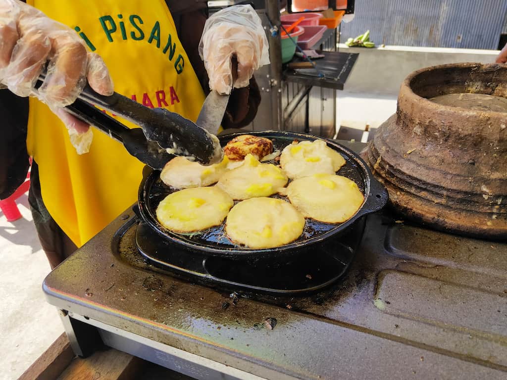 roti pisang banana bread cooking in Malaysia
