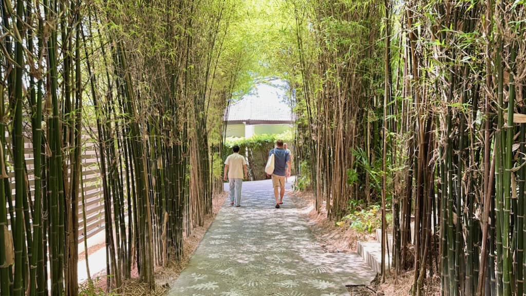 Walking through SAii Hotel Koh Samui to the SunRay Beach Club