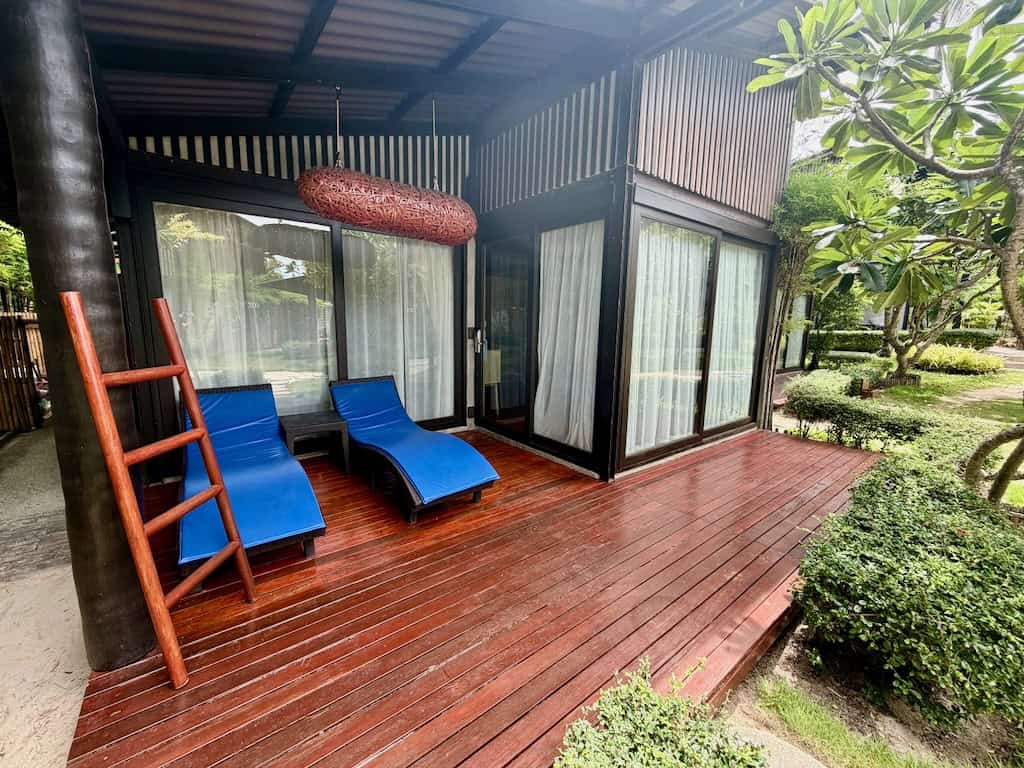 outdoor patio of the One Bedroom Suites at Homm Chura