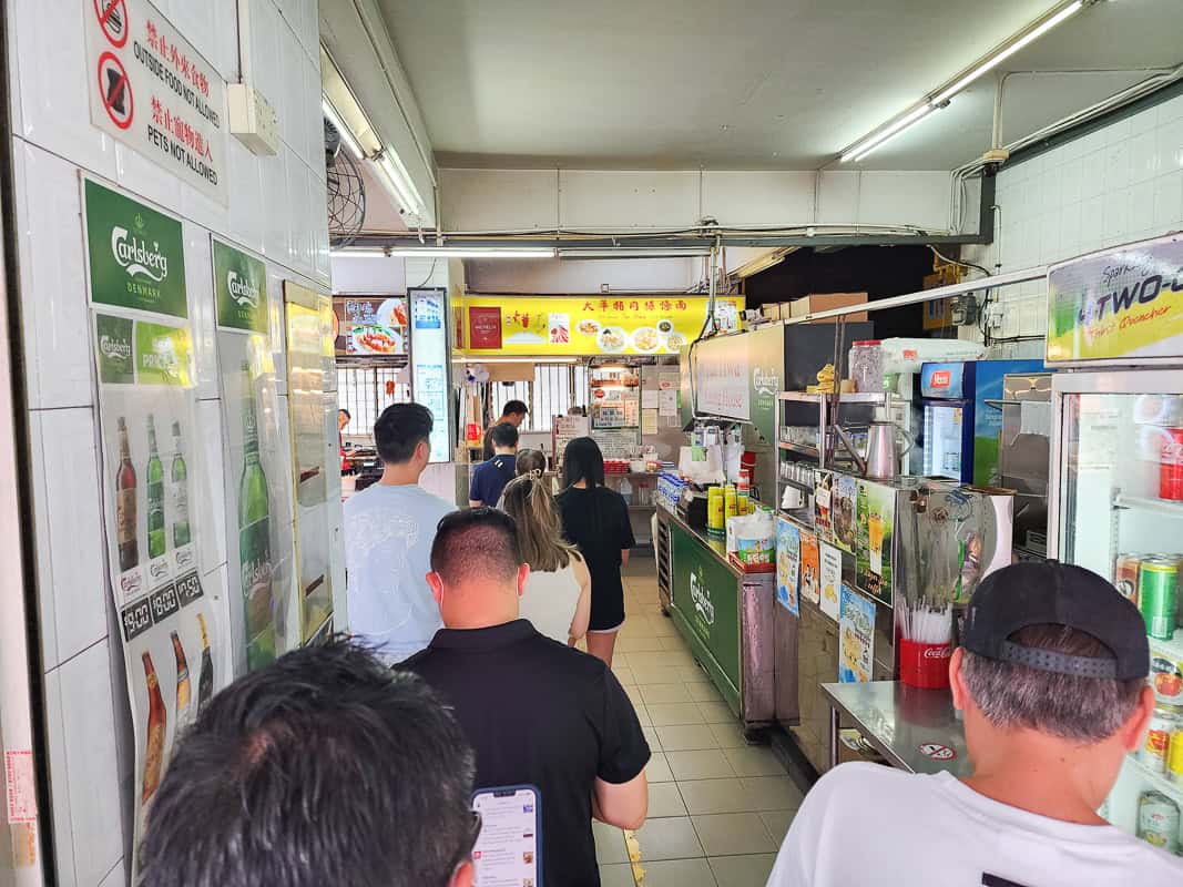 long lines at singapore hawker centre