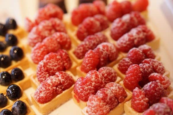 Traditional Hong Kong Desserts: Classic Sweet Soups & Bakery Treats